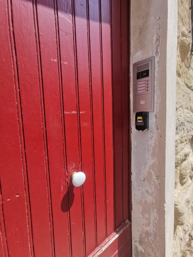 Petit Appart Entier Au Coeur Des Remparts - Netfix Et Connection Fibre Gratuits Карпантра Екстер'єр фото